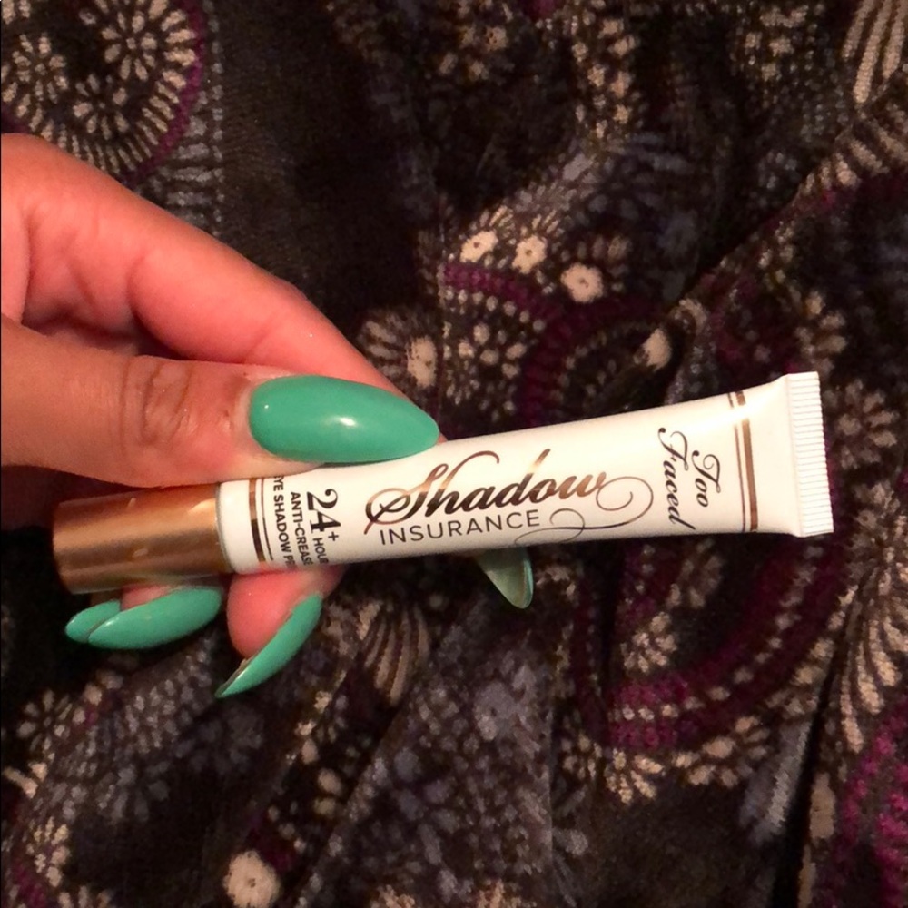 Too faced 24 hour shadow insurance eye primer